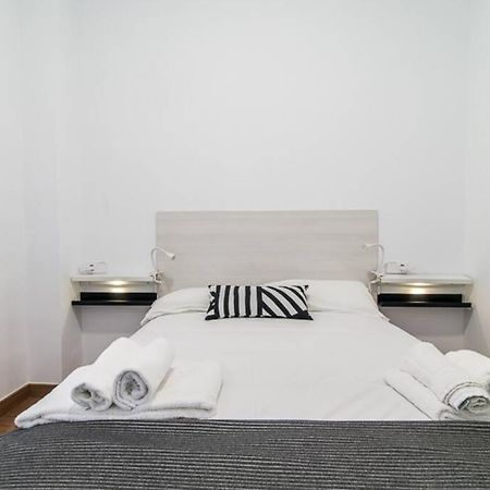 #15Pin-2 Apartamento De Un Dormitorio Plaza Castilla Madrid Bagian luar foto