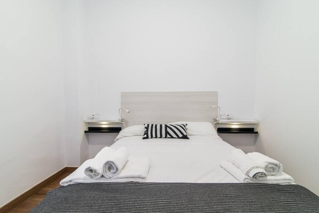 #15Pin-2 Apartamento De Un Dormitorio Plaza Castilla Madrid Bagian luar foto